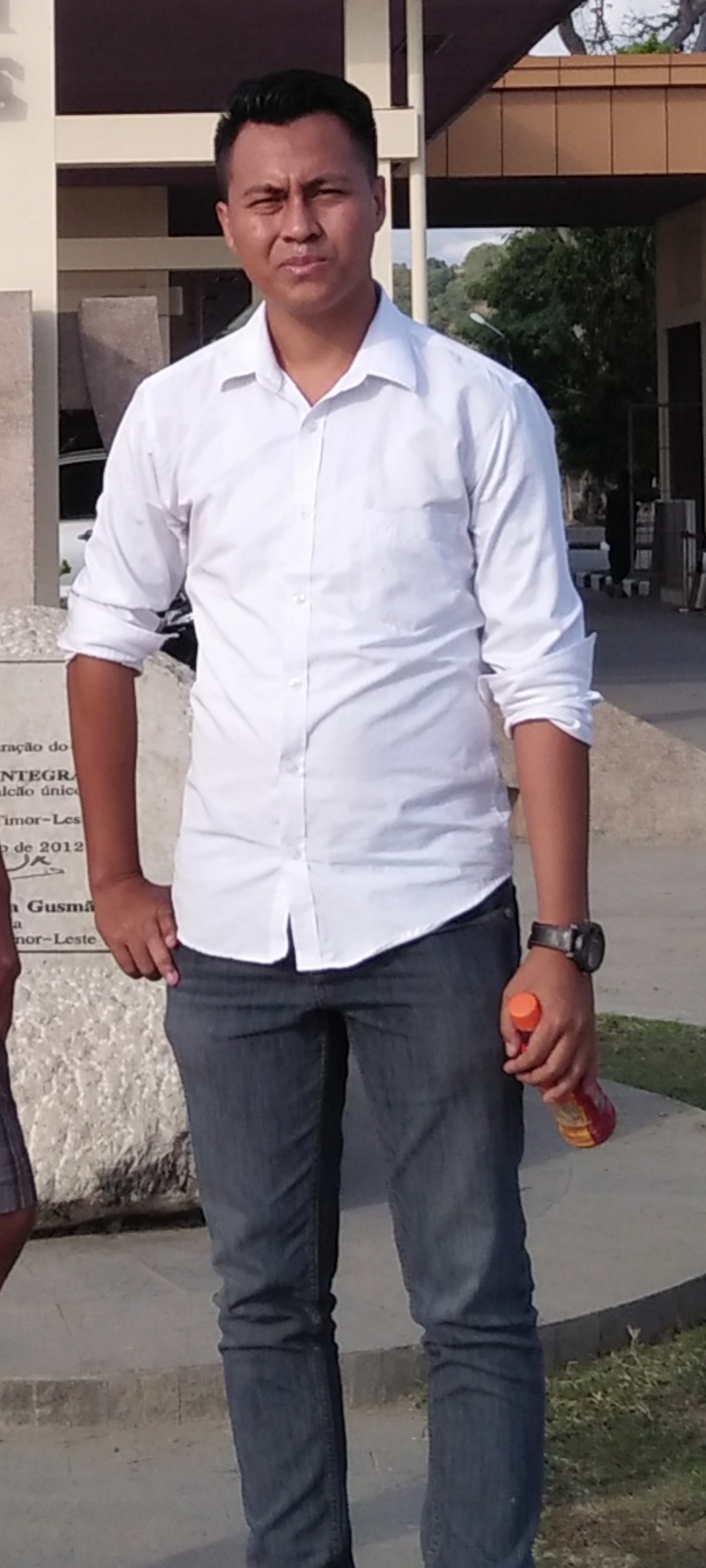 Hendra Gonsalo Manek Aton